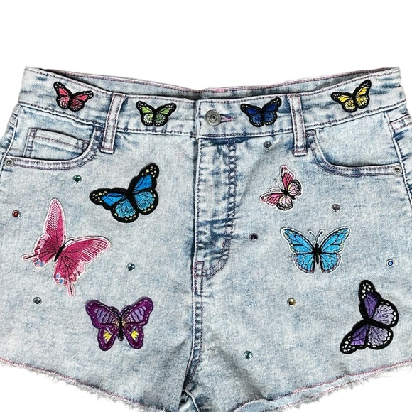 Wild Fable Jean Shorts with Hand Sewn on Patches & Embellishments. 15" W 11.5" L - Picture 5 of 6